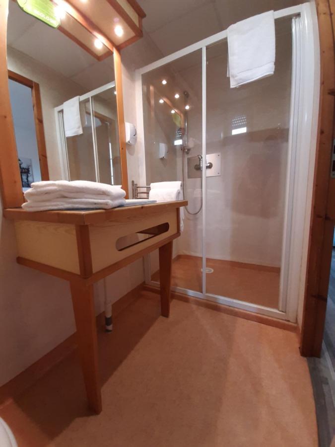 אורנה Hotel De La Vallee מראה חיצוני תמונה