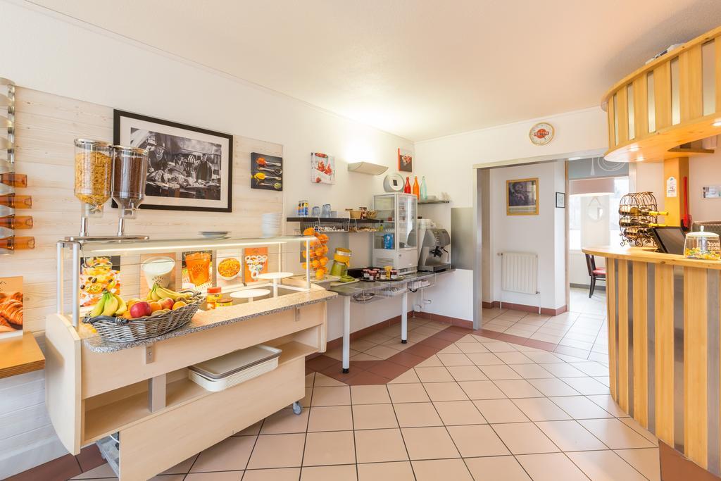 אורנה Hotel De La Vallee מראה חיצוני תמונה