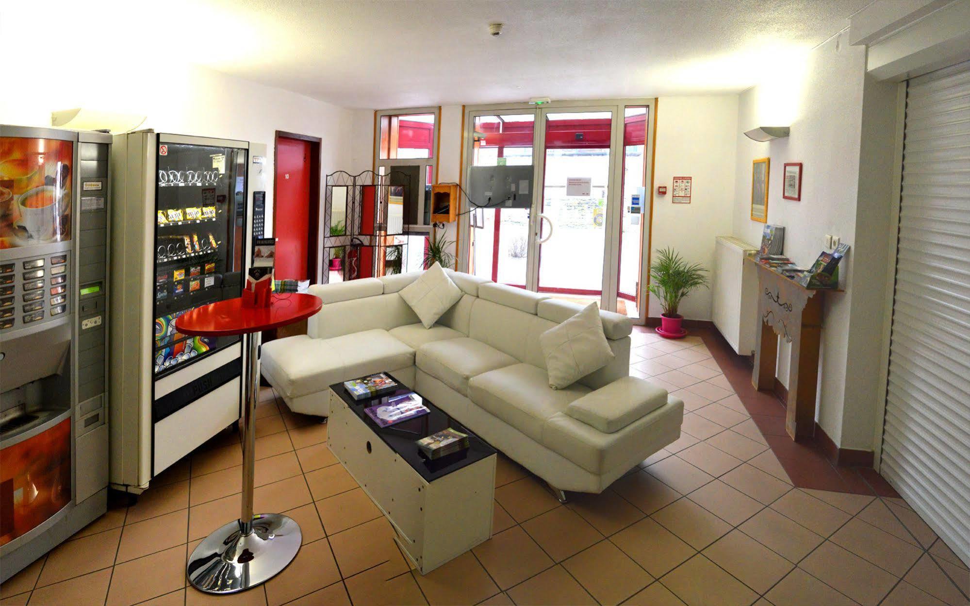אורנה Hotel De La Vallee מראה חיצוני תמונה